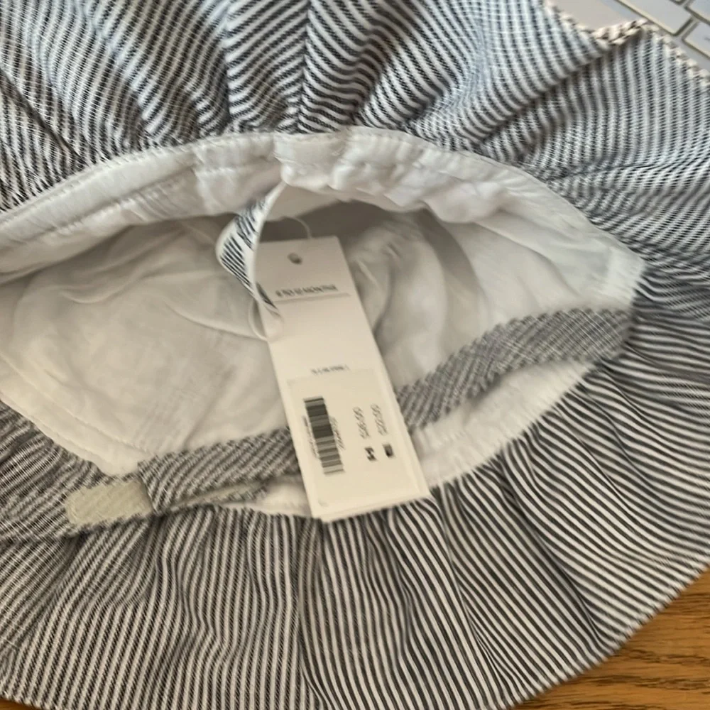 Janie & Jack Striped Bucket Hat Size 6 to 12 Months NWT